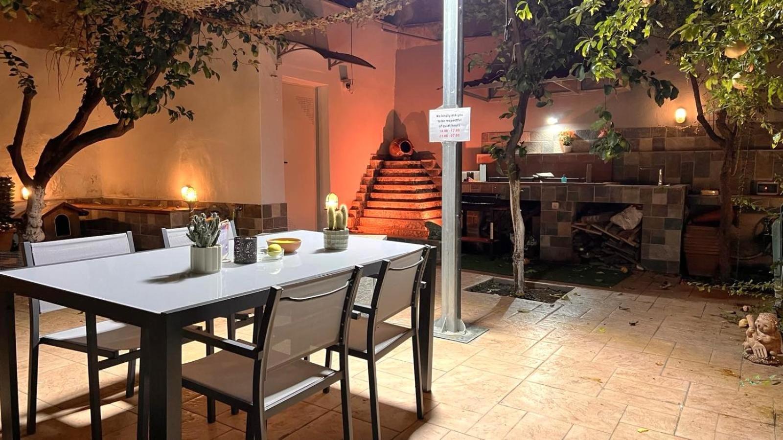 דירות אתונה Historic Center Getaway 10'Walk To Acropolis Hill מראה חיצוני תמונה